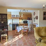 Nyaraló Le Clos Pierreslogis Theil-Rabier
