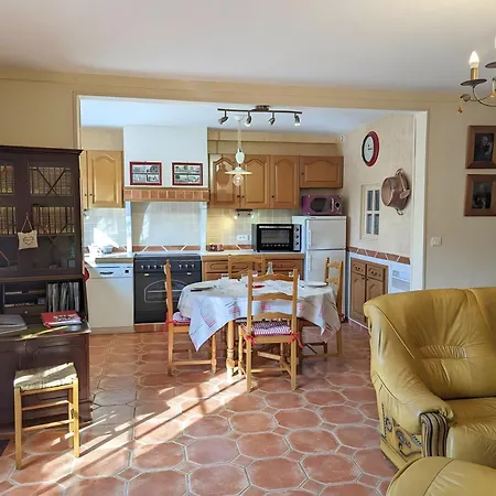 Vakantiehuis Le Clos Pierreslogis Theil-Rabier