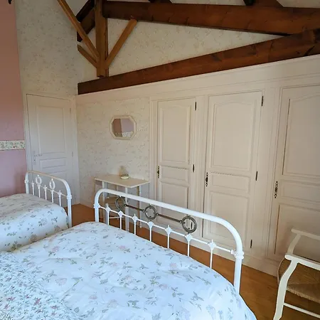 Le Clos Pierreslogis Vakantiehuis *