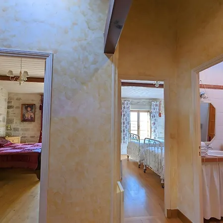 Le Clos Pierreslogis Vakantiehuis