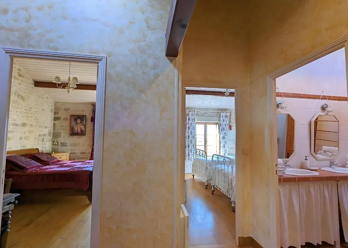 Le Clos Pierreslogis Casa de Férias